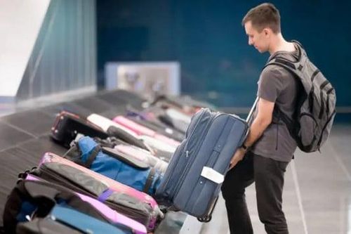Mẹo giữ đồ có giá trị an toàn khi đi máy bay