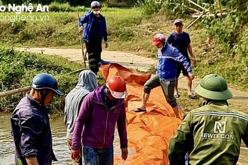 Các huyện vùng cao ngăn suối để chắt nước cứu lúa