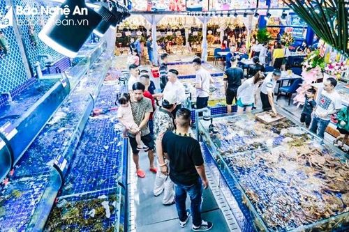 Nắng nóng, hải sản Nghệ An tăng giá mạnh dịp lễ
