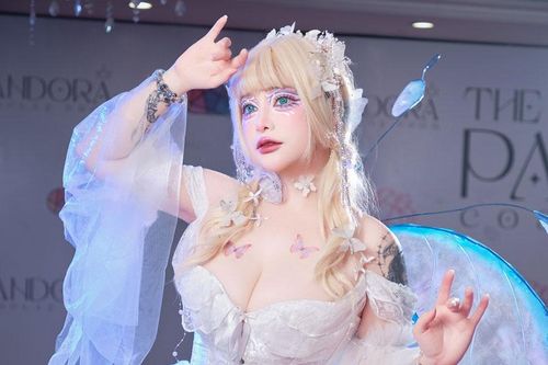Dàn hot girl Việt trổ tài cosplay khiến cư dân mạng 'say đứ đừ'