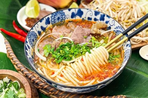 7 món vừa ngon vừa rẻ nhất định phải thử khi đến Huế dịp 30/4