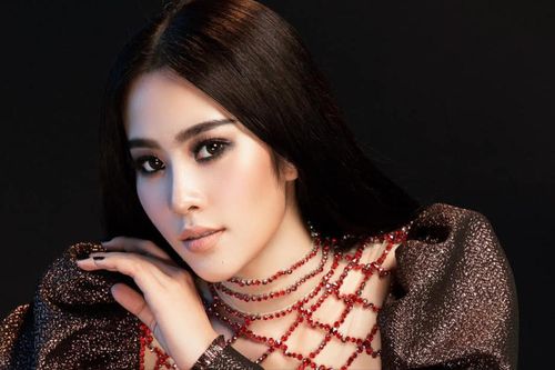 Nam Em tung hai bộ ảnh sau khi cầu xin cộng đồng mạng tha thứ