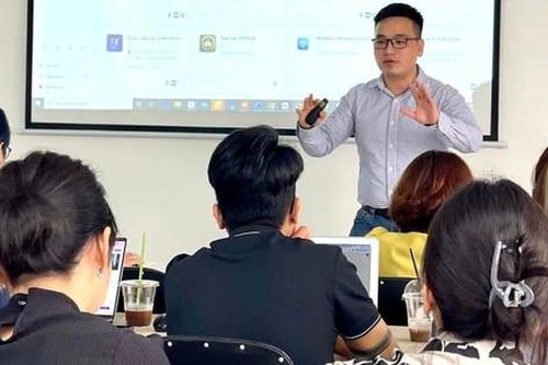 Đổ tiền theo các khóa học AI