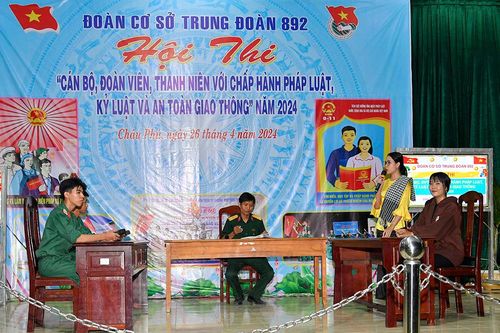 Hoạt động phổ biến pháp luật ở Trung đoàn 892
