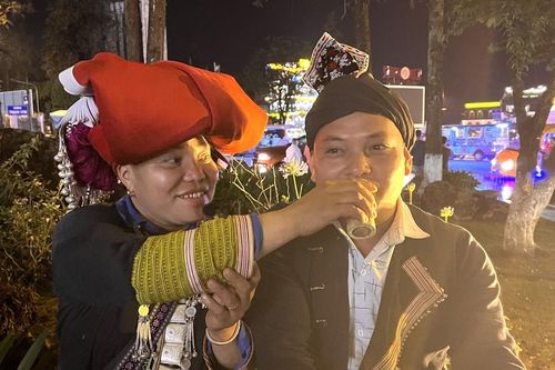Đặc sắc 'Điểm hẹn - Chợ tình Sa Pa'