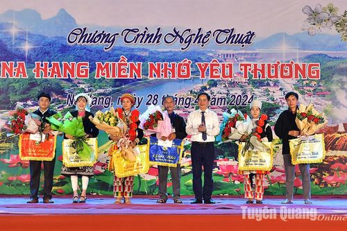 Tổ chức chương trình nghệ thuật 'Na Hang – Miền nhớ yêu thương'