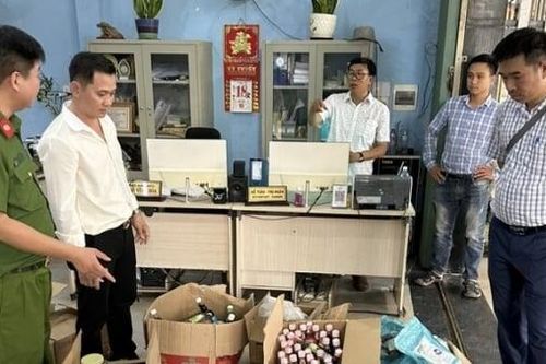 Đà Nẵng phát hiện nhiều cơ sở kinh doanh thực phẩm không rõ nguồn gốc, quá hạn sử dụng