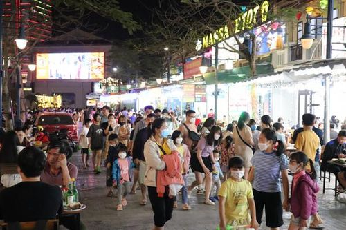 Quảng Ninh: Gần 50.000 lượt khách đến TP.Hạ Long trong ngày nghỉ lễ đầu tiên