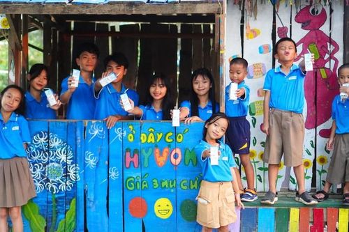 VSF, TH true MILK tiếp tục đồng hành cùng học sinh Trường Hy vọng (FPT)
