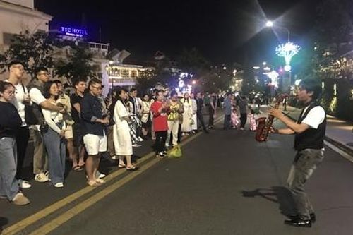 Đà Lạt: Đưa vào hoạt động trở lại tuyến phố đi bộ trung tâm Hòa Bình