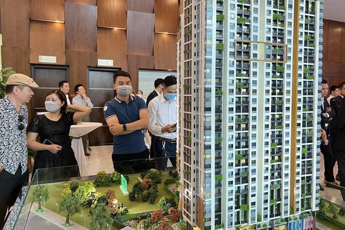 Tận dụng 5 ngày nghỉ lễ, môi giới bất động sản ráo riết săn đón khách mua nhà