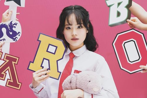 Nữ sinh đỗ 7 đại học hàng đầu nước Mỹ nhờ bài luận xúc động về bà nội