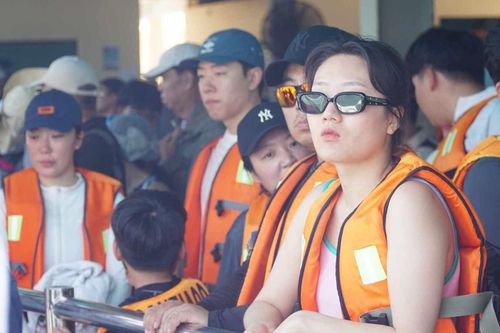 Các điểm tham quan, vui chơi ở Nha Trang đông nghịt trong ngày nghỉ lễ thứ hai