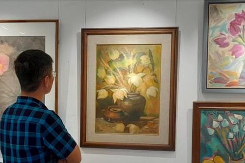 Triển lãm tranh 'Hạ liên' tôn vinh vẻ đẹp thuần khiết của hoa sen