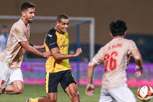 CLB Công an Hà Nội thắng đậm đội huyền thoại Brazil của Rivaldo, Dunga...