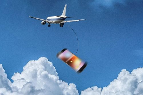 Tại sao iPhone rơi từ máy bay không hỏng, nhưng rơi từ bàn lại vỡ màn?