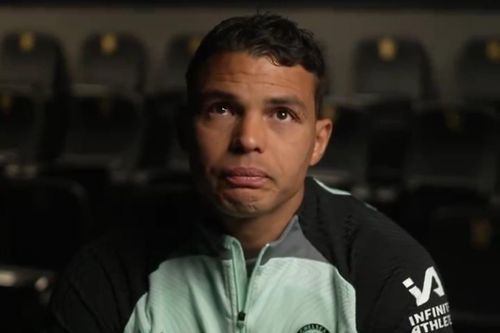 Thiago Silva bật khóc khi chia tay Chelsea