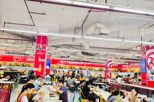 Các trung tâm thương mại trở thành nơi tránh nóng lý tưởng của người trẻ
