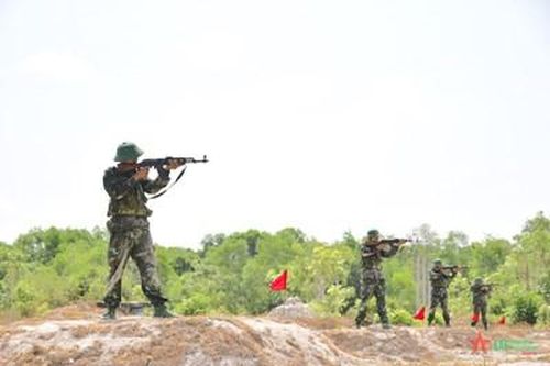 Sư đoàn 330 (Quân khu 9): Chiến sĩ mới nỗ lực 'về đích'