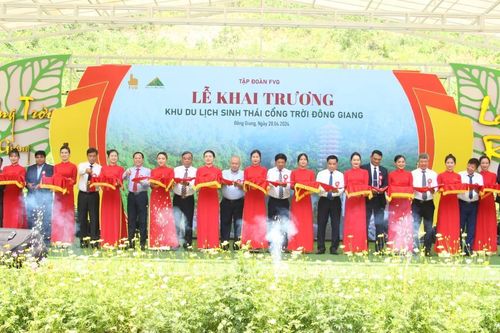 Khai trương khu du lịch sinh thái Cổng Trời Đông Giang