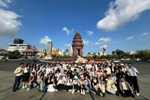 Mở tour cho sinh viên đi nước ngoài để học tập trải nghiệm