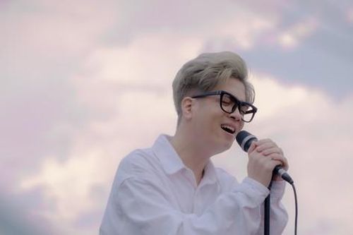 'Hoàng tử ballad' Bùi Anh Tuấn bất ngờ tái xuất sau nhiều năm vắng bóng gây xúc động mạnh cho khán giả