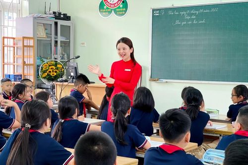 Quy định tiêu chuẩn CSVC trường học; điểm mới tuyển sinh khối quân đội, công an