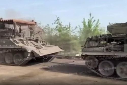 Video kéo xe tăng Abrams nơi tiền tuyến về Moscow