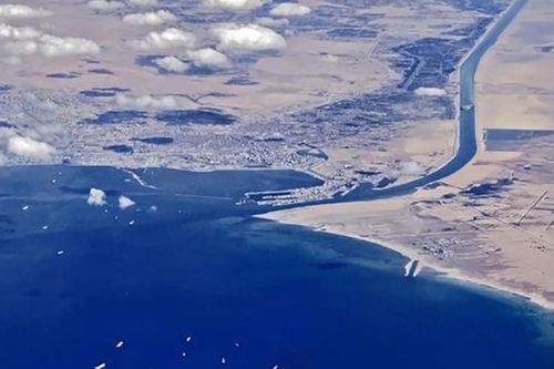 Căng thẳng Biển Đỏ kéo dài, kênh đào Suez thất thu nặng nề