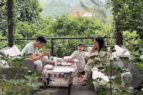 Homestay ven Hà Nội cạn kiệt phòng trống, người dân kéo nhau cắm trại giữa trời