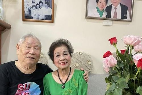 Chuyện của cặp đôi văn công Điện Biên