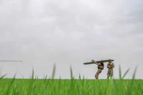 Quân Ukraine rút khỏi 3 ngôi làng miền đông, ông Zelensky giục đồng minh gửi vũ khí