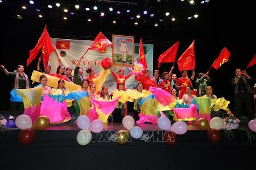 Người Việt tại Macau (Trung Quốc) hòa chung niềm tự hào dân tộc
