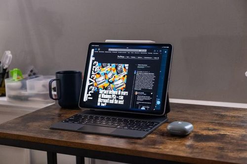 Apple sắp ra mắt iPad Pro màn hình OLED có chip M4 và tính năng AI