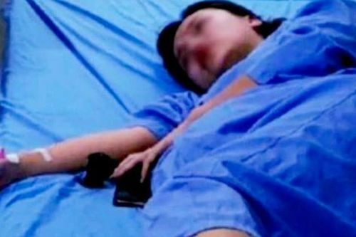 Cô gái ngất xỉu khi đang đi vệ sinh, tưởng đột quỵ hóa ra mắc bệnh phổ biến ở người ngồi lâu mỗi ngày