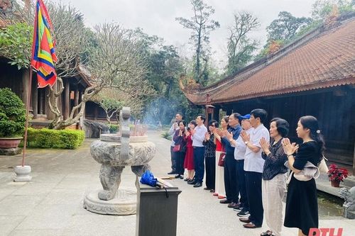 Lam Kinh hút khách dịp nghỉ lễ 30/4-1/5