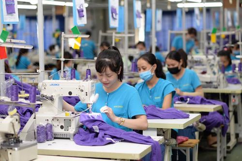 Dệt may Việt Nam gia tăng lợi thế cạnh tranh bằng chiếu sáng xanh