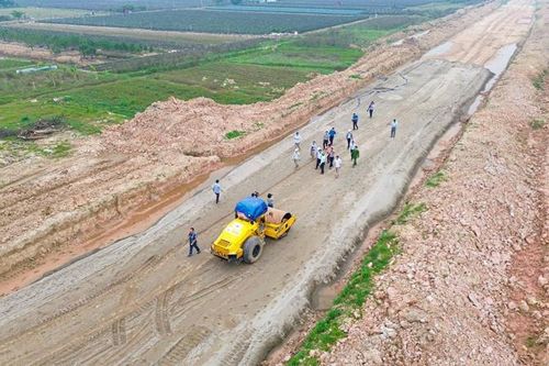Hà Nội điều chỉnh, bổ sung hơn 11.568 tỷ đồng cho nhiều dự án, tăng tốc giải ngân vốn đầu tư công