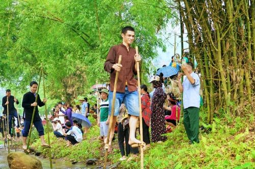 Nghĩa Đô: Hấp dẫn cuộc đua của những 'đôi chân bằng tre'