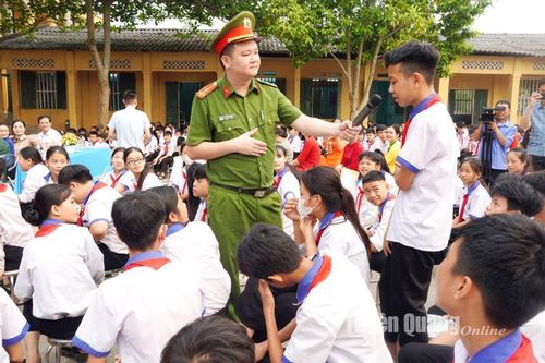 Gần 1.000 học sinh được tuyên truyền phòng, chống ma túy học đường