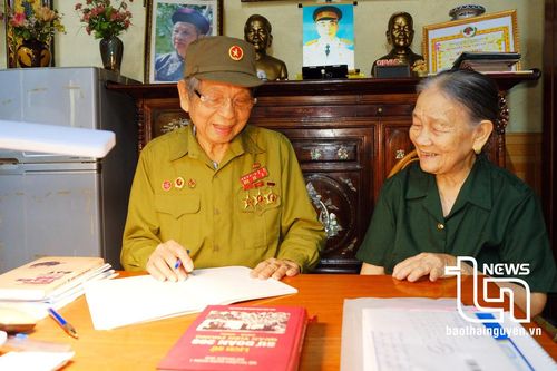 Sáng mãi huy hiệu Chiến sĩ Điện Biên Phủ