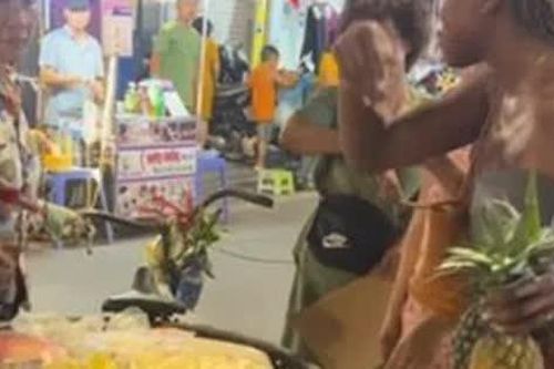 Cần ngăn chặn nạn 'chặt chém' khách du lịch tại Hà Nội