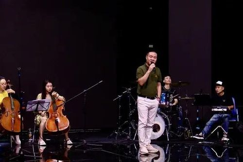 Cảm xúc của nghệ sĩ Hà Nội khi hát về Điện Biên