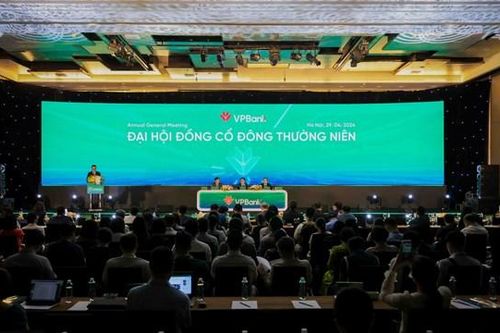 ĐHĐCĐ 2024 VPBank (VPB): Mục tiêu lợi nhuận tăng gấp đôi lên hơn 23.100 tỷ đồng, cam kết chia cổ tức 5 năm liên tục, nhận chuyển giao bắt buộc TCTD