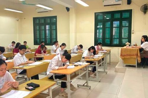 Trường tư thục phải công khai học phí và các khoản thu của cả năm học