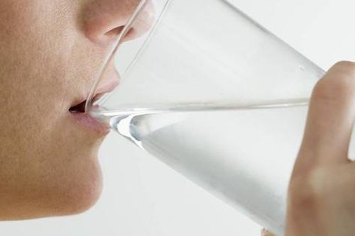 Cơ thể mất nước sẽ có những dấu hiệu gì?