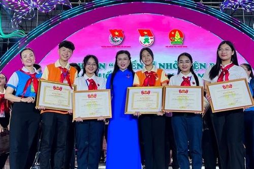 Các bạn nhỏ tự hào tham gia Liên hoan Chiến sĩ nhỏ Điện Biên toàn quốc