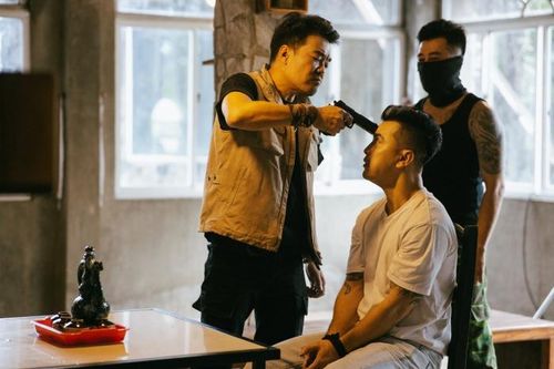 Ưng Hoàng Phúc đột phá trong web drama hành động 'Sống ngầm'