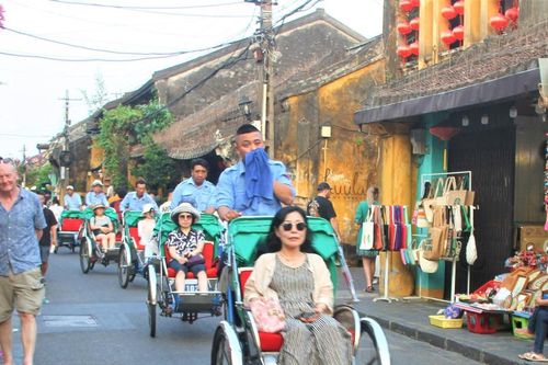 Quảng Nam: Khách du lịch đến với Hội An dịp lễ 30/4 và 1/5