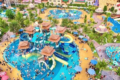 Hải Phòng: Hàng trăm nghìn du khách 'đổ' về các bãi tắm Đồ Sơn, Cát Bà